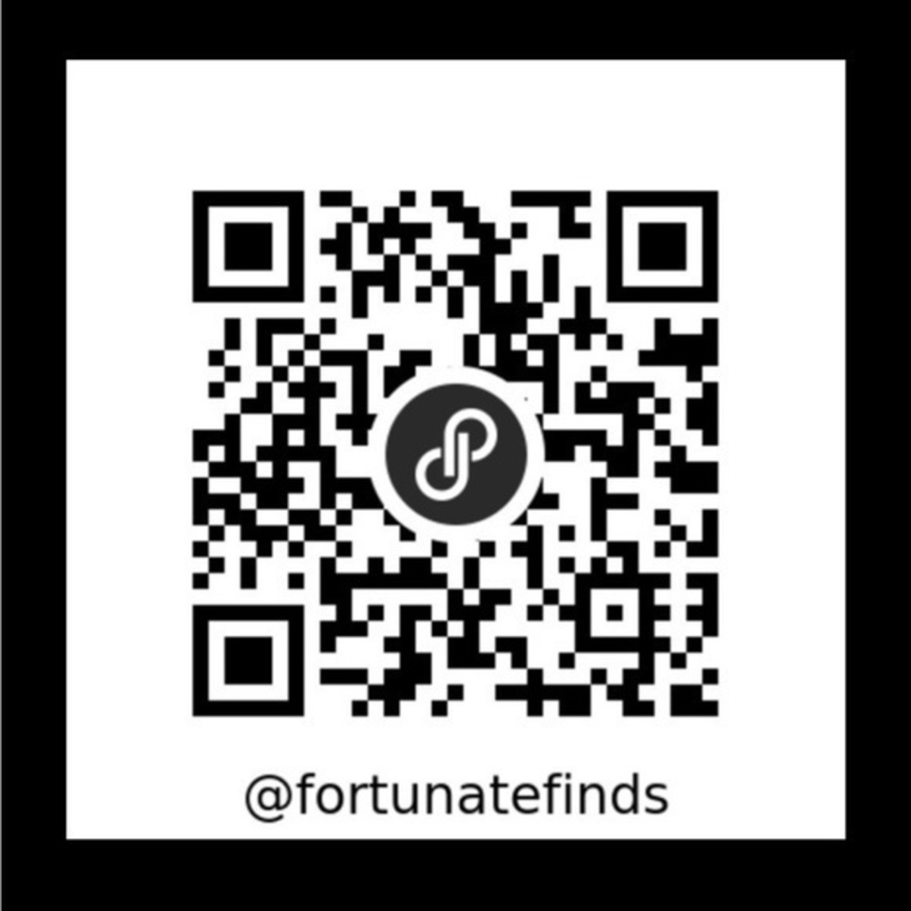New to poshmark? Sign up and get $10 💰
